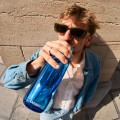 BUTELKA BIDON NA WODĘ KAMBUKKA LAGOON NIEBIESKA ZE SŁOMKĄ I USTNIKIEM 750ml